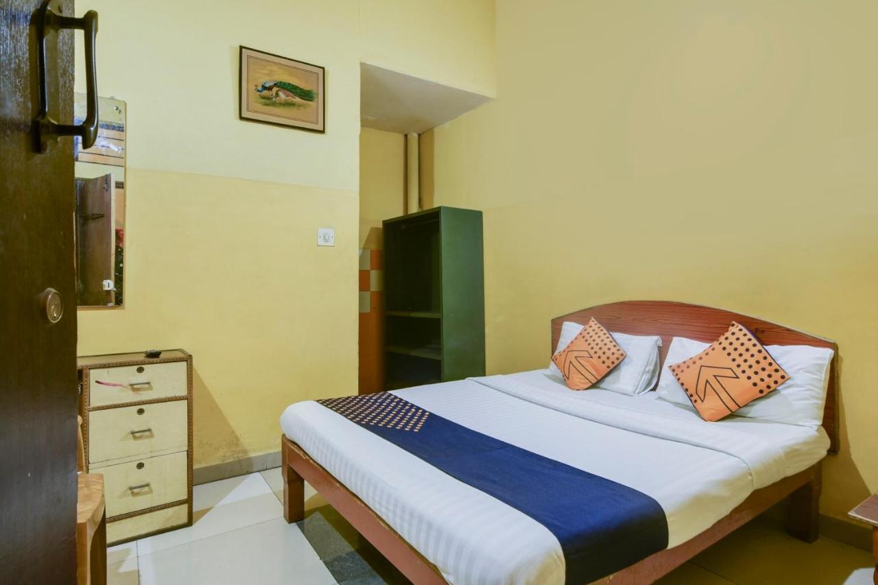 Vaccinated Staff- SPOT ON 74228 Galaxy Comforts Hotel Narasimharaja Puram Exterior foto